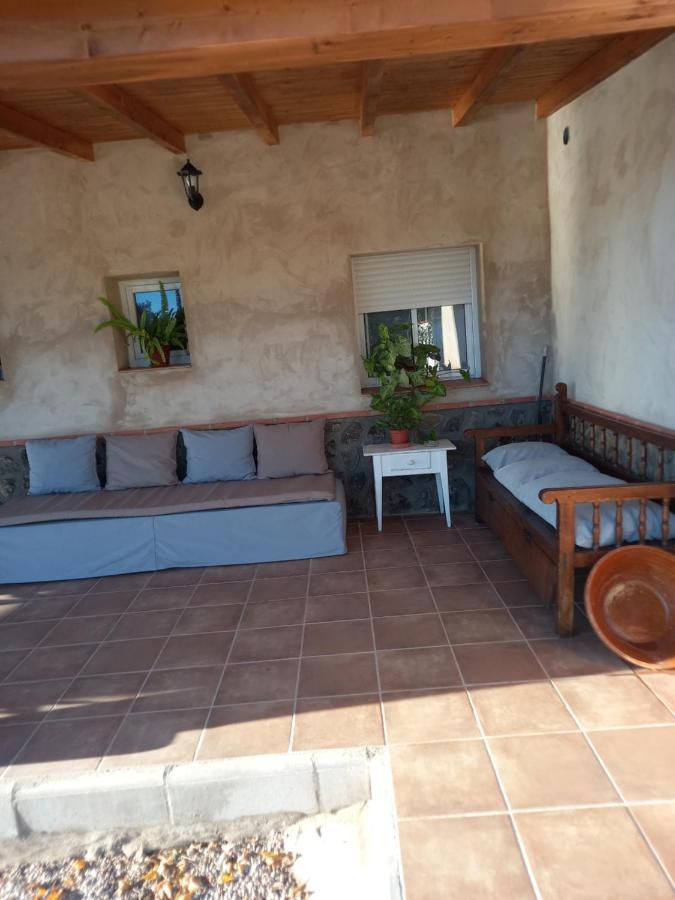 Casa Rural La Hoja El Valle Valdecaballeros Exterior photo