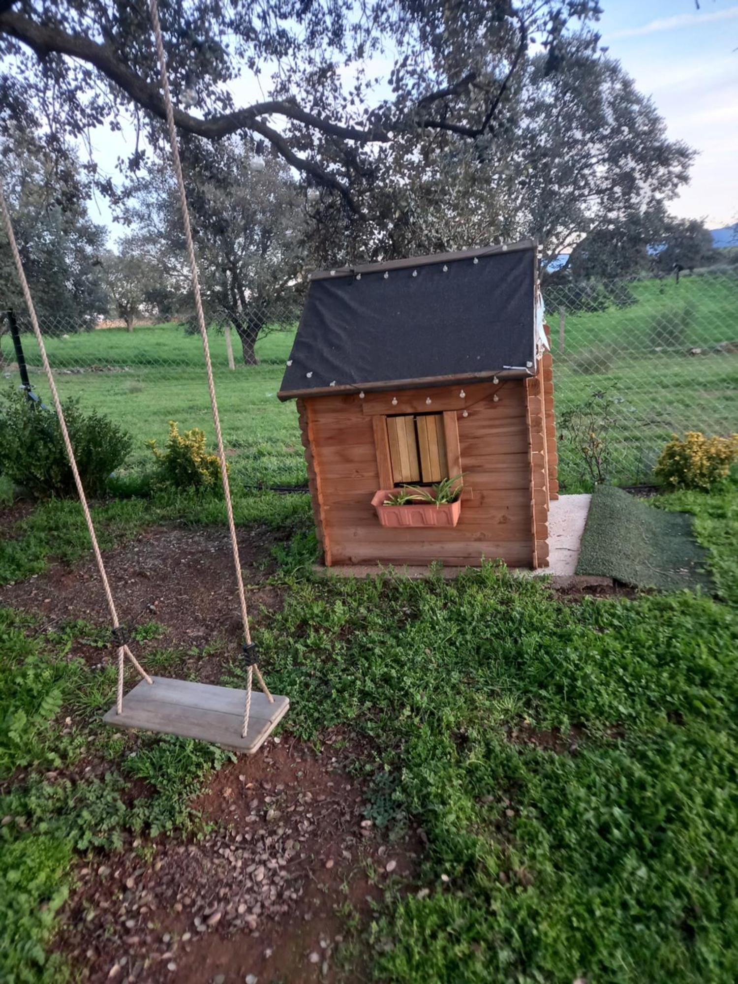 Casa Rural La Hoja El Valle Valdecaballeros Exterior photo
